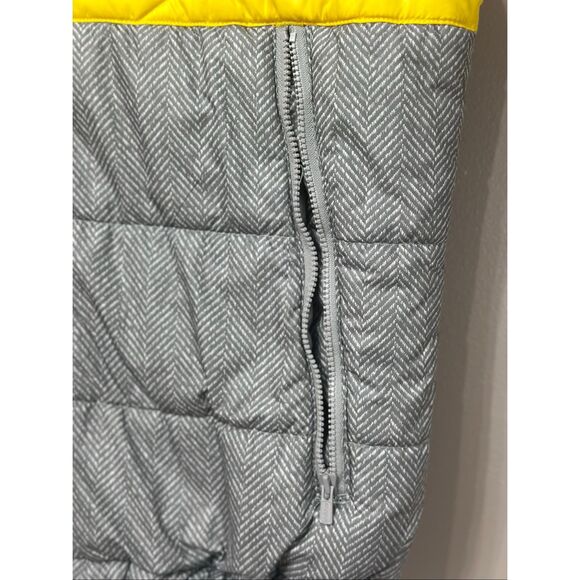 NWOT Adidas Neo Sports Padded Yellow & Gray Puffer Vest Women's Small - Picture 3 of 11